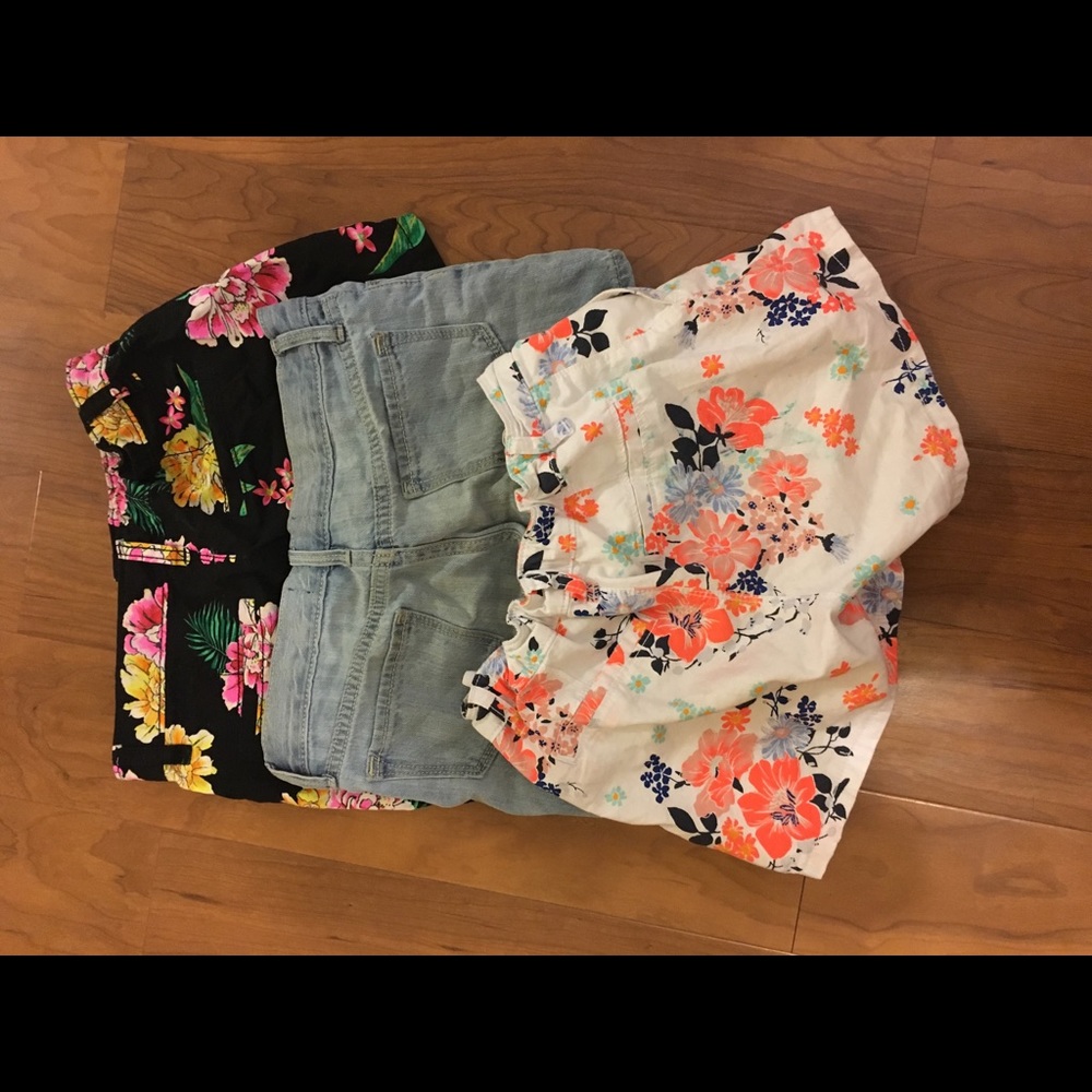 Girls size 10 and 12 old navy shorts package